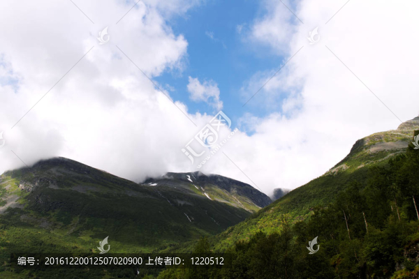 云和山。