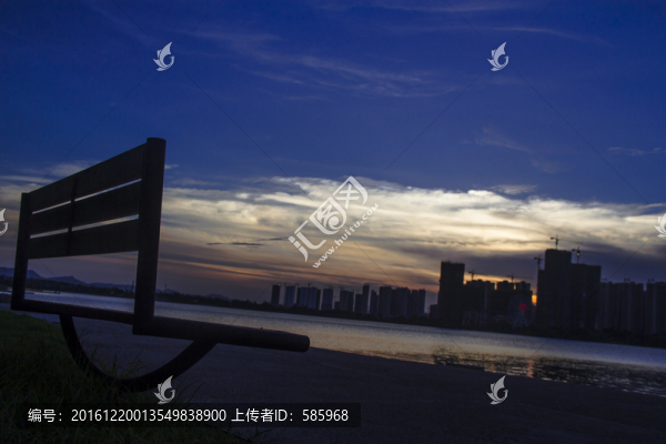 梅溪湖夕陽(yáng)晚霞