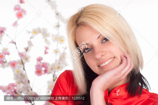 穿紅衣服的女孩