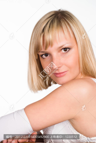 白衣少女