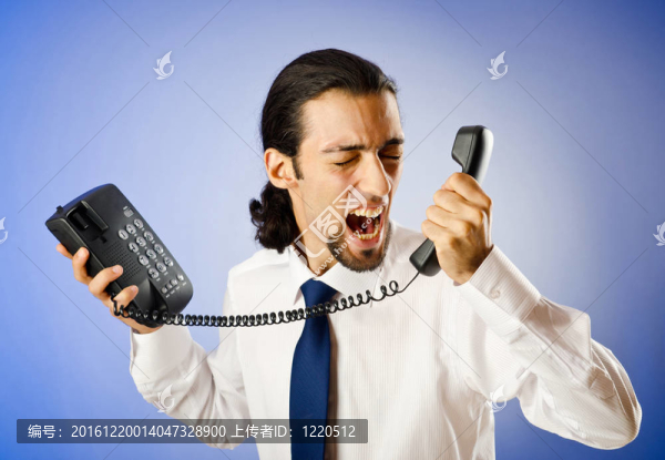 商人在電話(huà)里交談