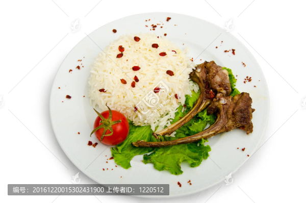 羊肉排骨飯在盤子里