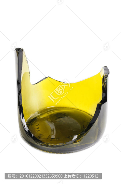 白色背景上破碎的綠色酒瓶