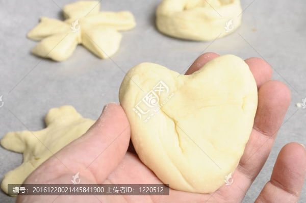 烘焙用心形面包面團