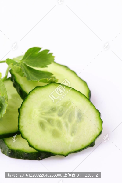 黃瓜切成片