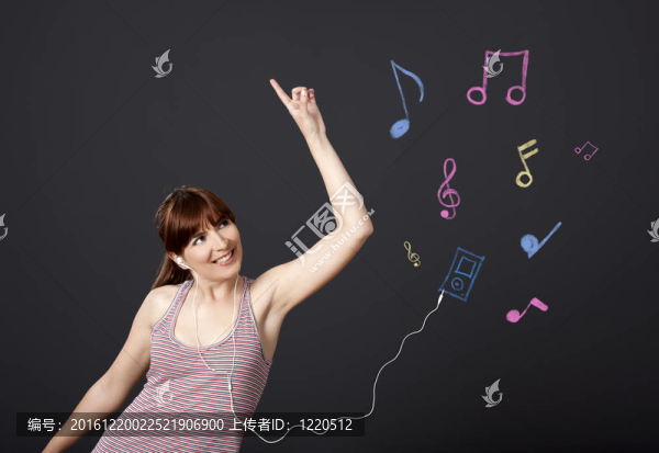 帶著音符跳舞的女孩