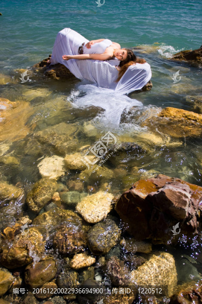 女人與海