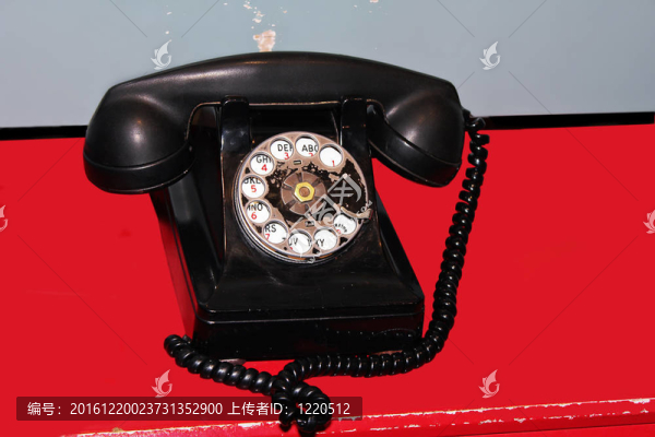 復(fù)古電話。