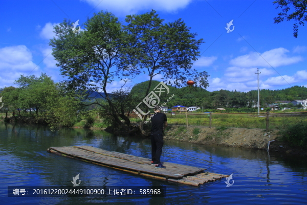 竹筏泛舟