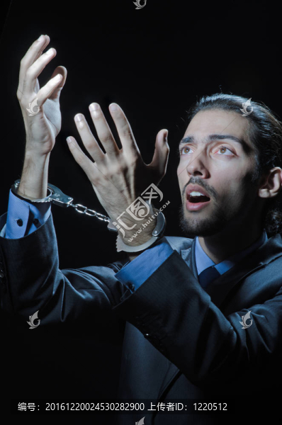 商人因犯罪被判入獄