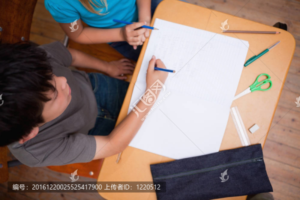 小學(xué)生共同工作觀