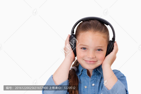 女孩聽音樂
