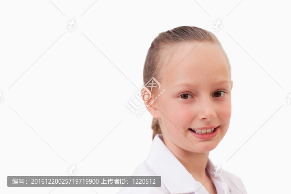 認(rèn)真的女孩微笑
