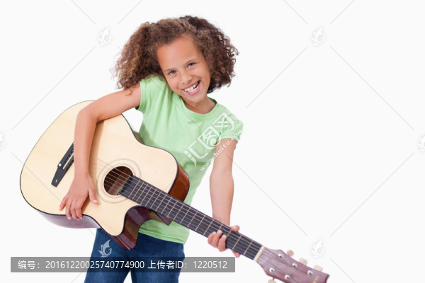 快樂女孩彈吉他