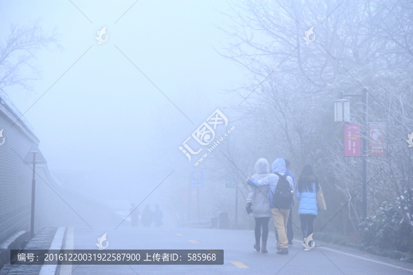 冬天大霧