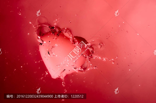 粉紅飛濺的心