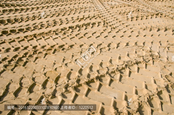 車輪標志沙。運輸概念背景