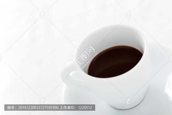 白底咖啡杯