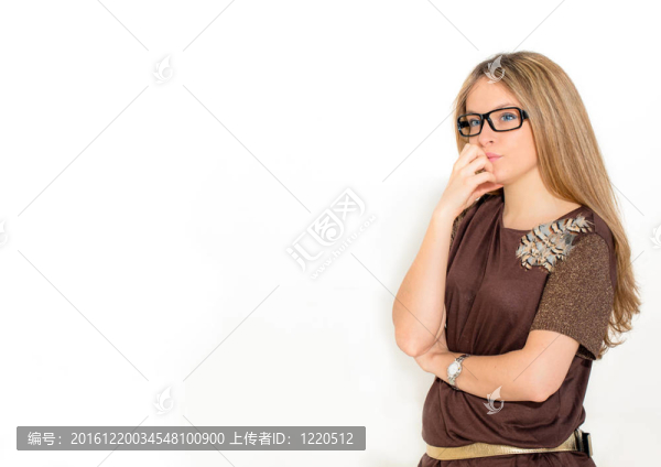 戴眼鏡的漂亮女人