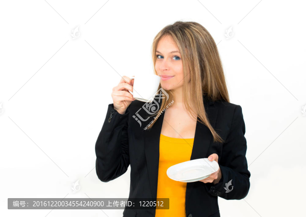 女人喝咖啡