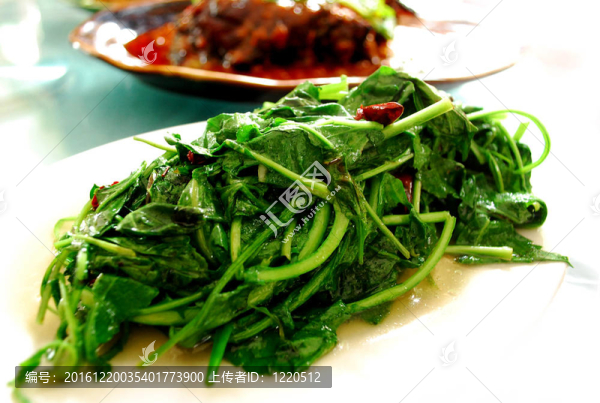 傳統(tǒng)的四川菜煮熟的蔬菜