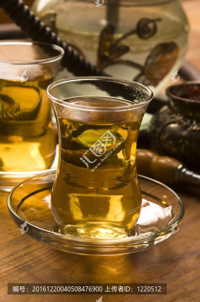 杯土耳其茶和水煙曾在傳統(tǒng)風(fēng)格