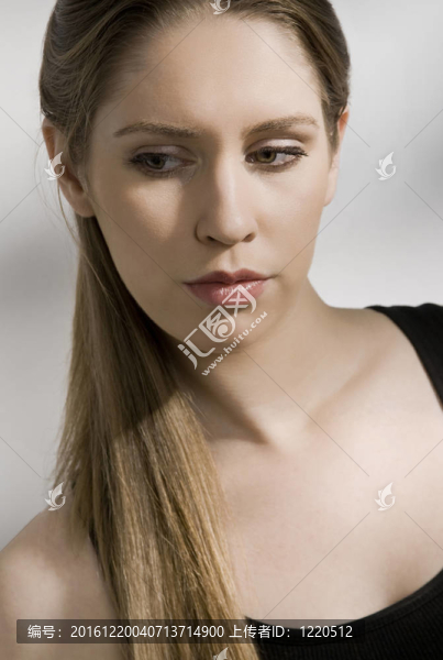 嚴(yán)肅的女人