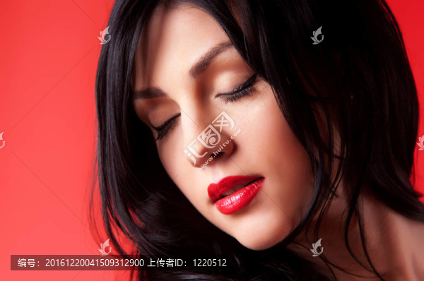 一個(gè)女人黑發(fā)的肖像