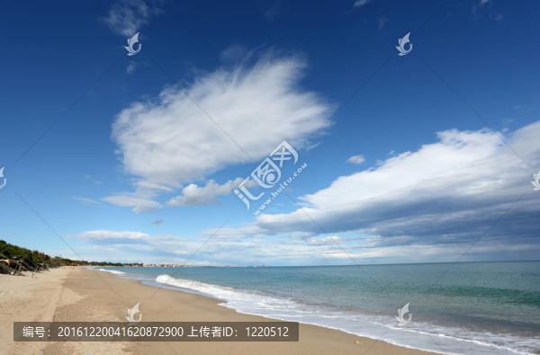 加泰羅尼亞地中海海灘；西班牙