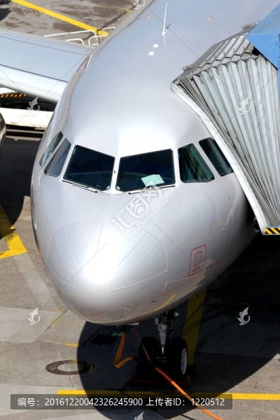 機(jī)場(chǎng)的飛機(jī)