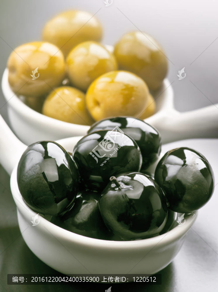 黑橄欖綠