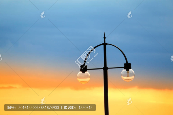 夜空的街燈