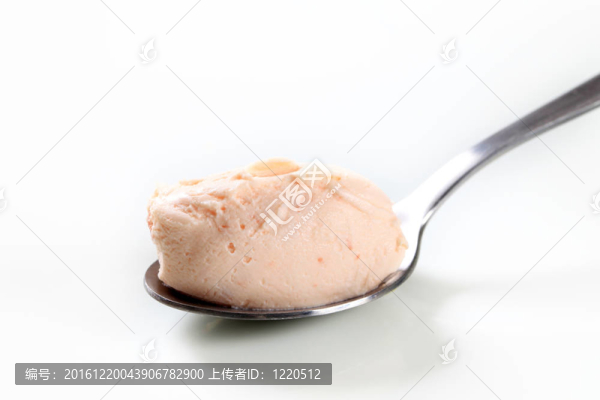 火腿或意大利臘腸慕斯