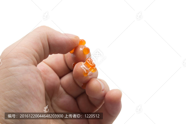 生銹的管子上古老的深藍色油漆