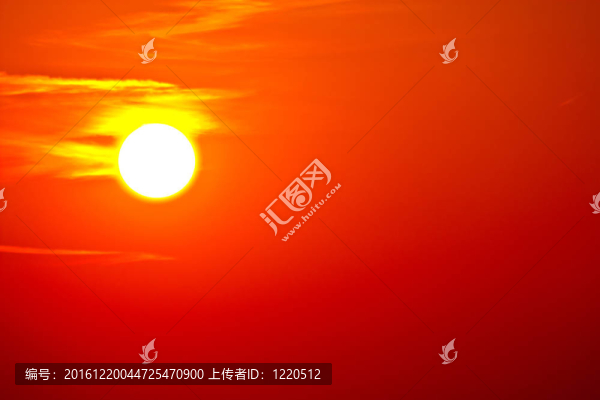 夕陽在夕陽的襯托下