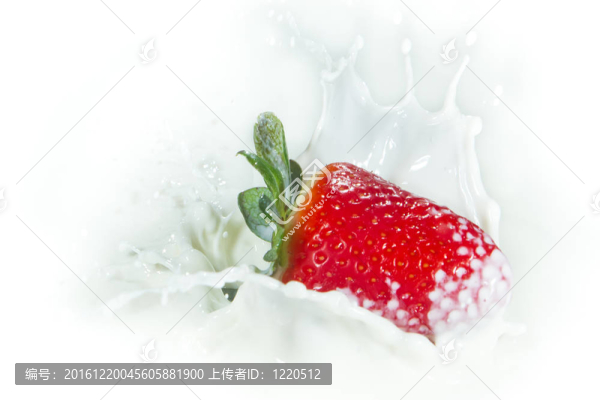 草莓濺奶