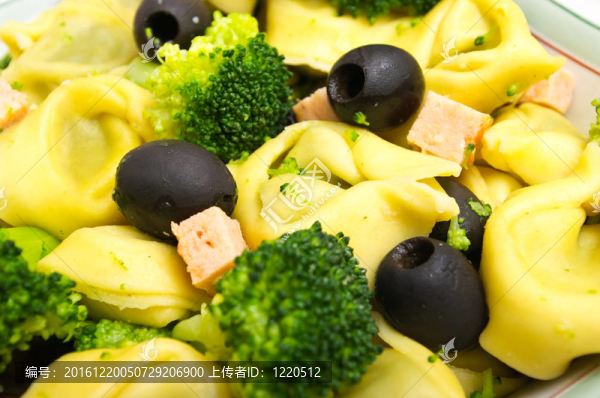 餃子沙拉