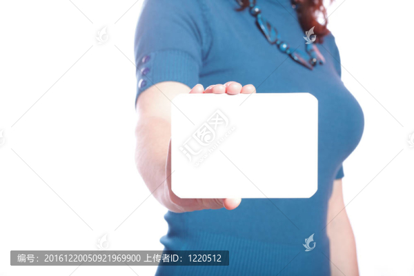 婦女手中的名片空白