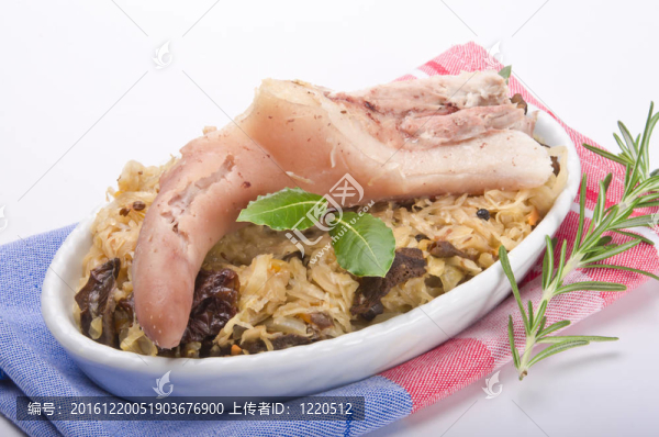 煙熏肉酸菜