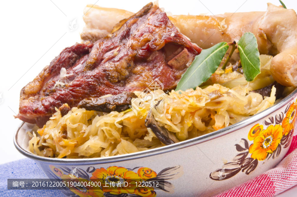 煙熏肉酸菜