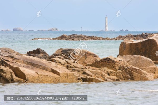在法國(guó)的布列塔尼地區(qū)海岸的燈塔