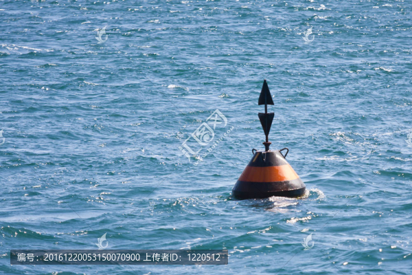 海中孤獨(dú)的浮標(biāo)