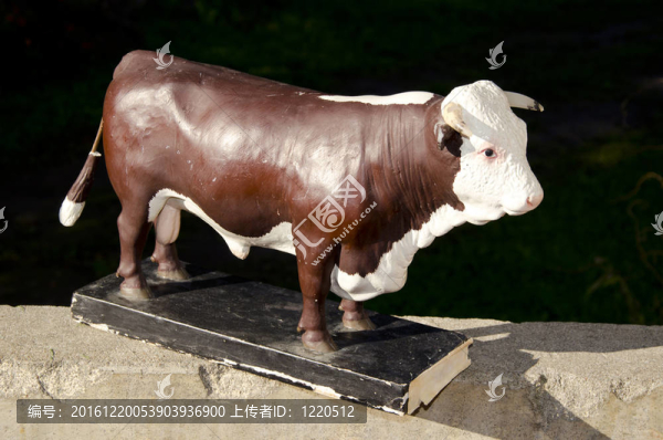 復(fù)古牛教育印痕