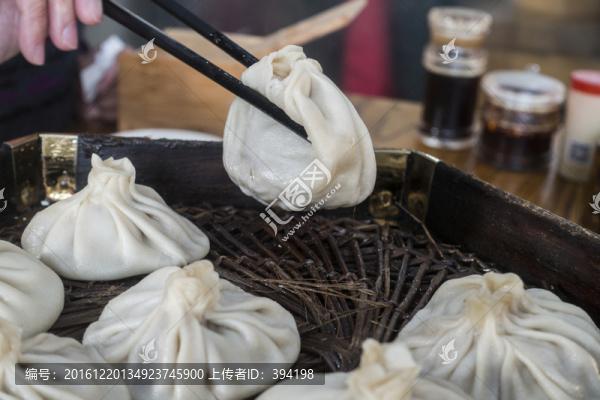 賈三灌湯包