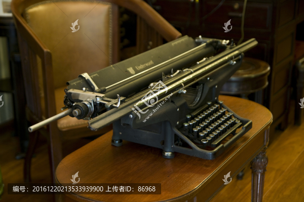 老式打字機(jī)