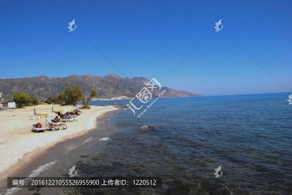 在科斯安靜的海灘