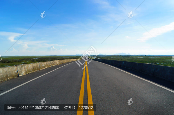 空蕩蕩的馬路