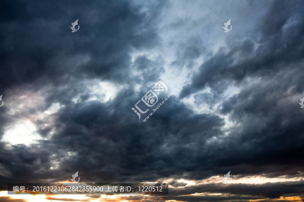 暴風(fēng)雨的天空