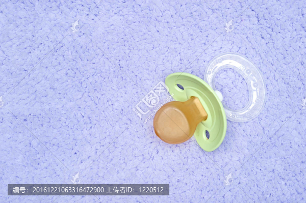 奶嘴