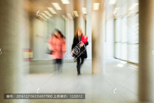 生意人走